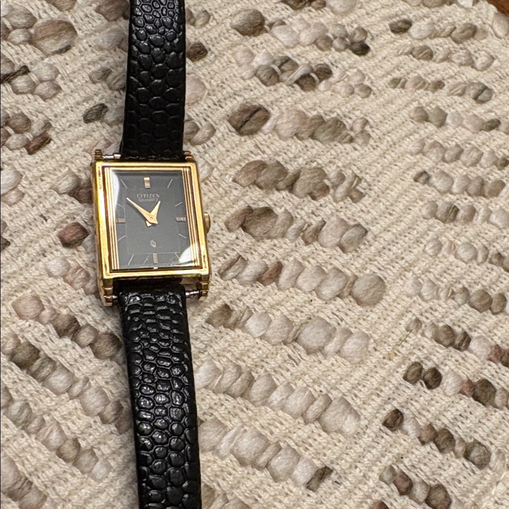 Vintage Citizen Gold-Trimmed Black Leather Watch